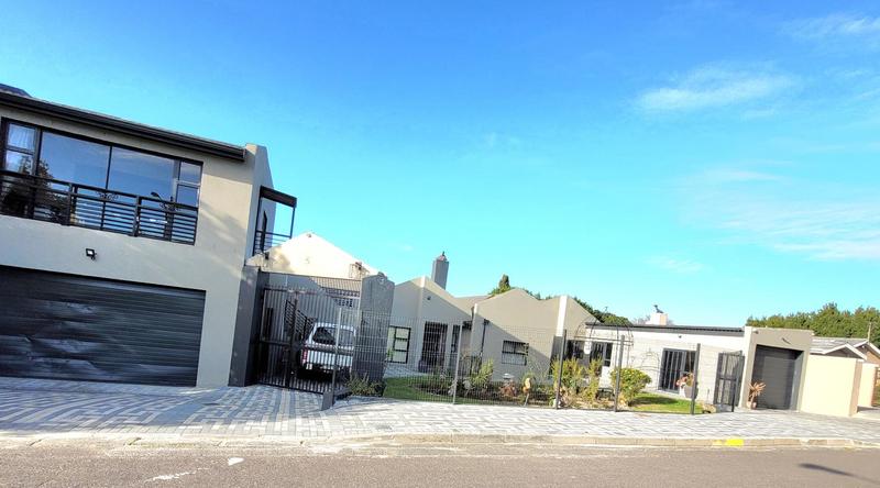 6 Bedroom Property for Sale in Stellenberg Western Cape